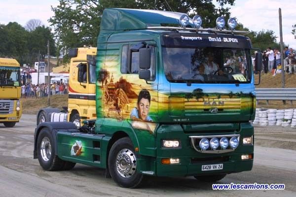 TRACTEUR  DE CAMION